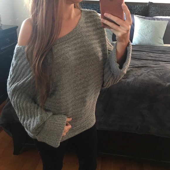 Ribbed Dolman Sleeve Multi-way Pullover - Picture 5 of 9